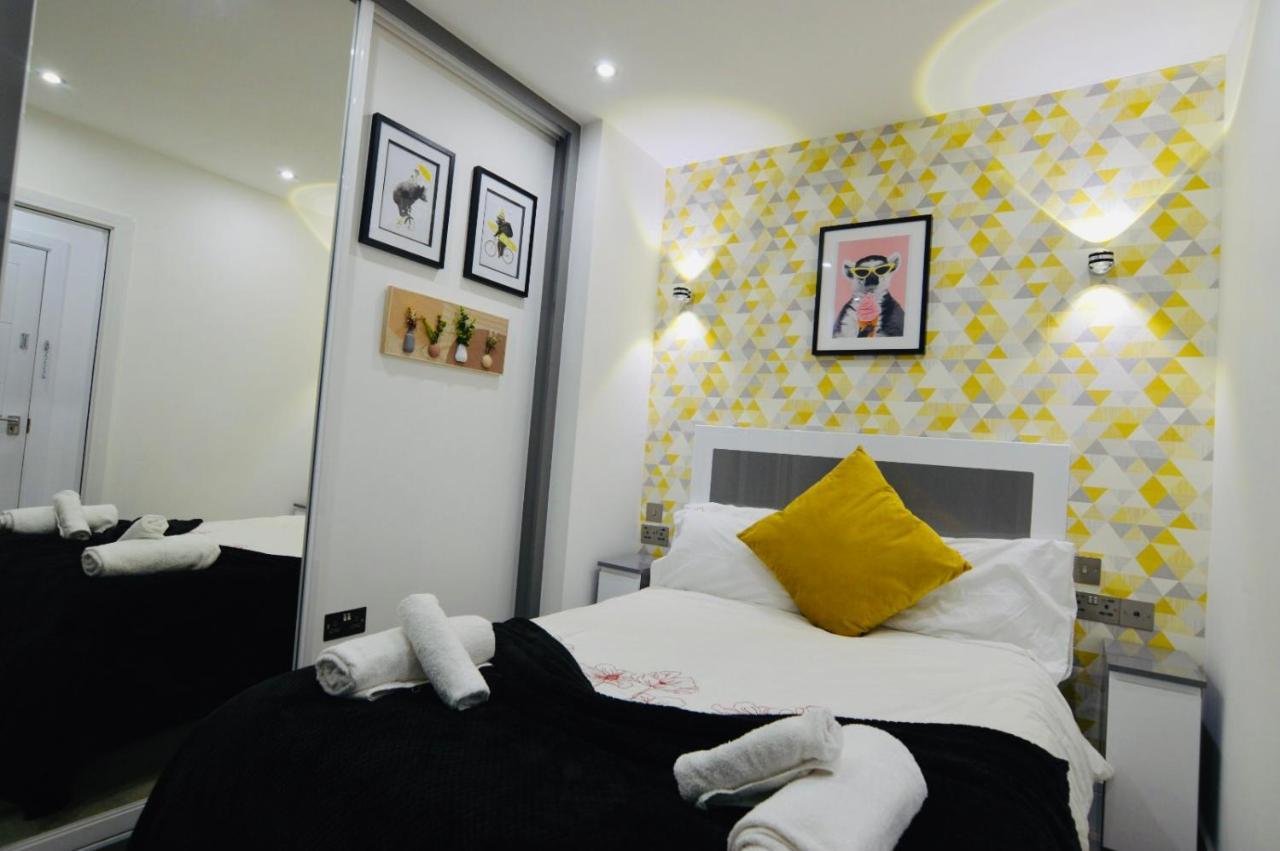 Executive Central Self Contained Flat By Cozynest 雷丁 外观 照片